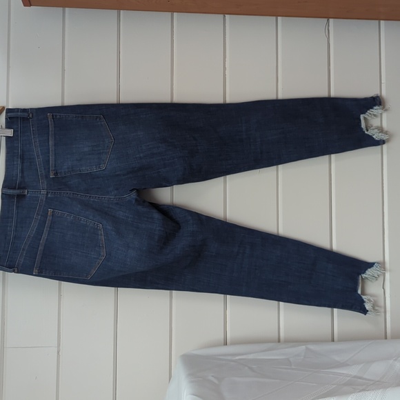 GAP skinny with fringe bottom, size 28 - Picture 3 of 8